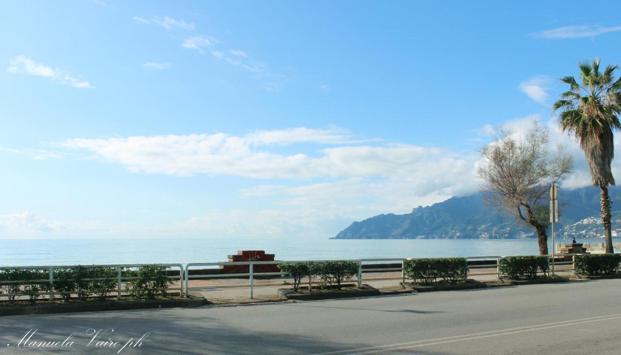 Seafront Apartment Salerno Exterior foto