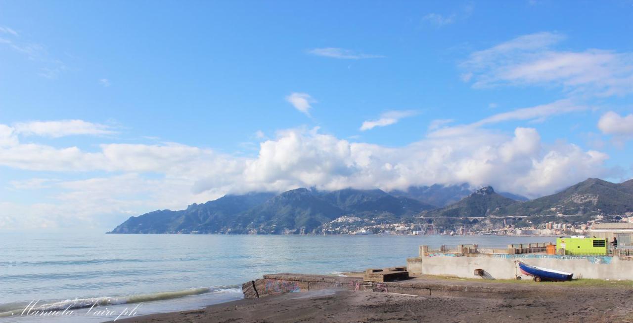 Seafront Apartment Salerno Exterior foto